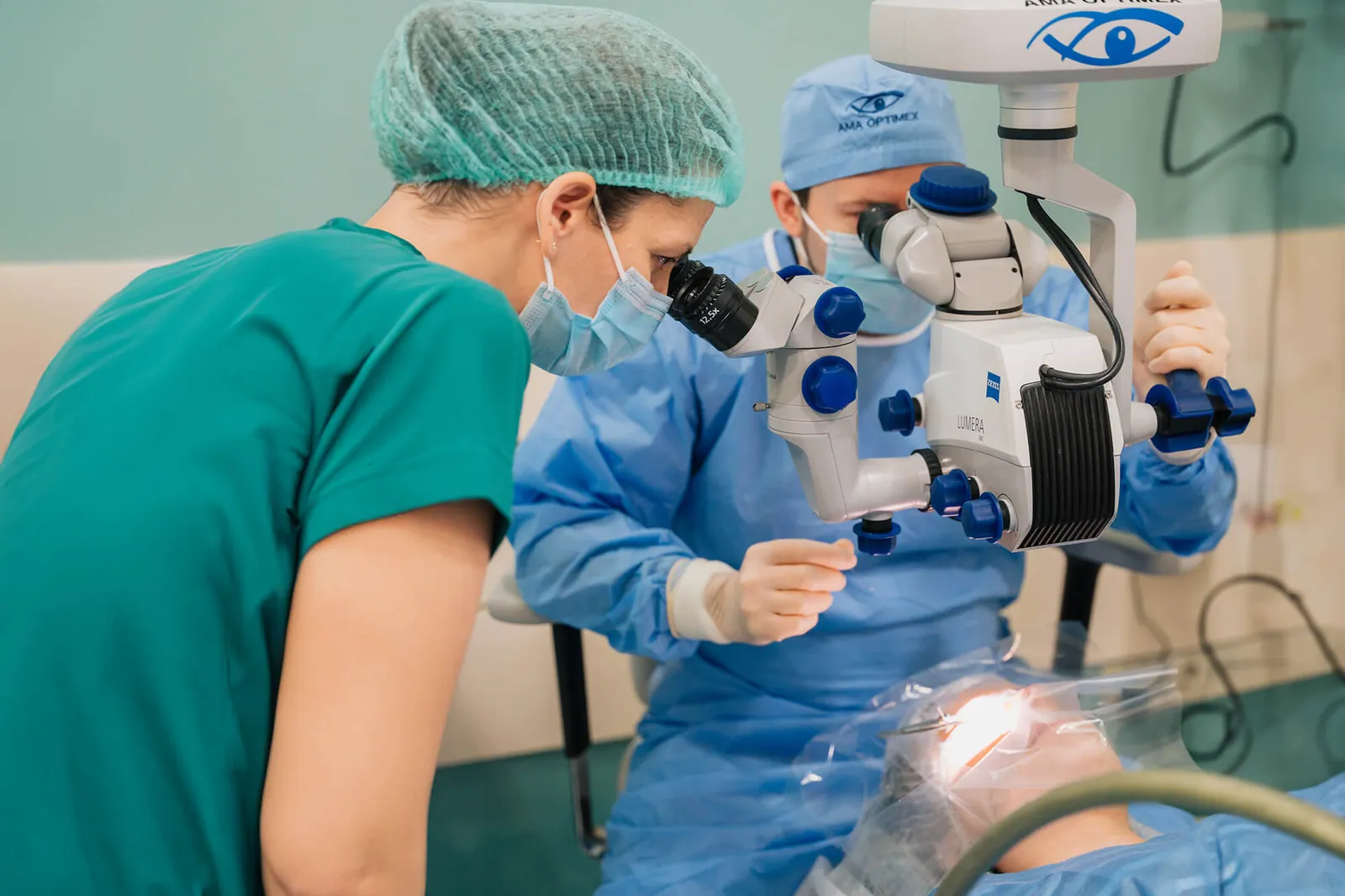 Operația de cataractă cu implant de cristalin artificial