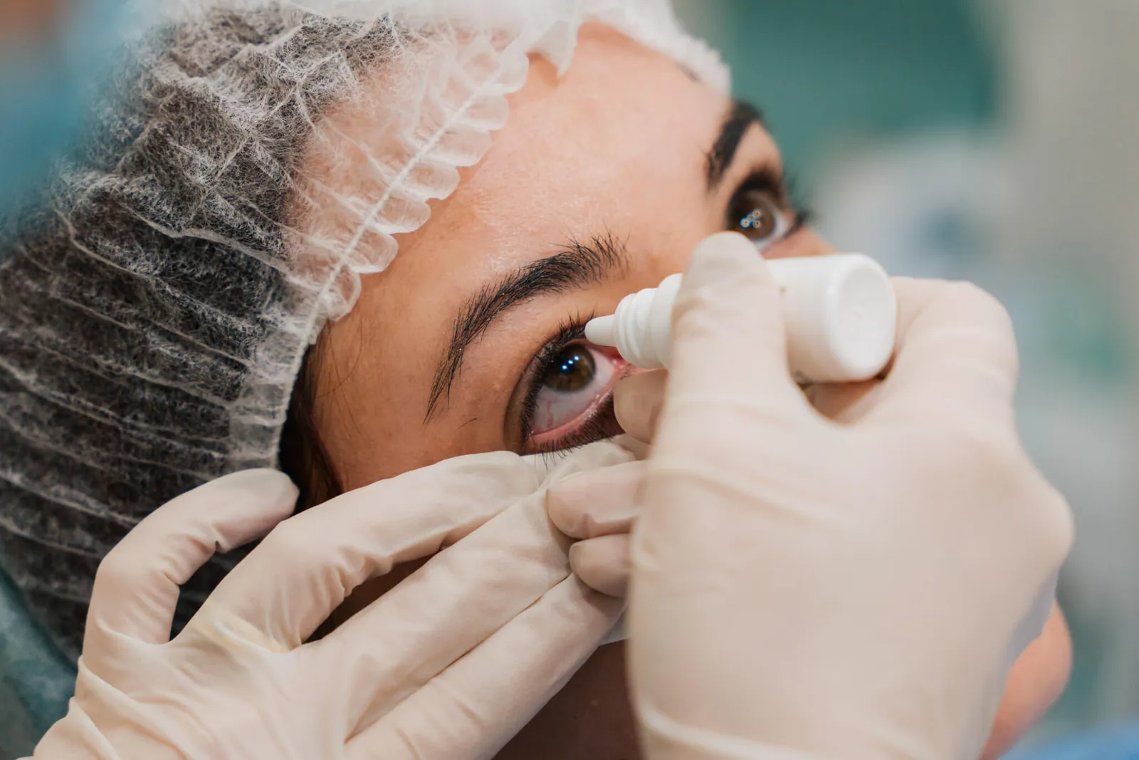 Picături pentru ochi — nu reprezintă un tratament real pentru cataractă