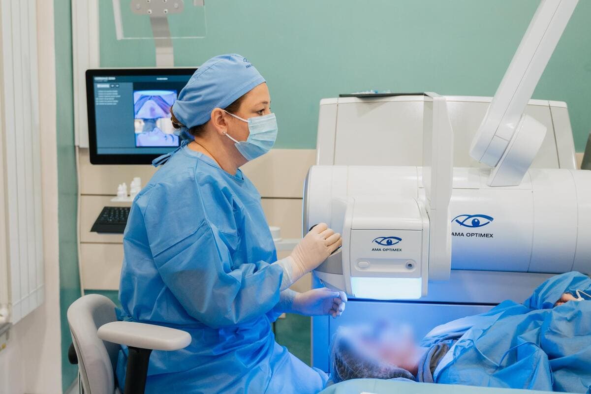 operatie pentru miopie realizata in cadrul clinicii Ama Optimex
